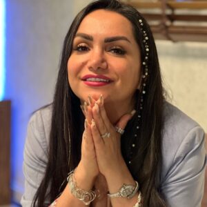 مونا یزدانی | بهترین رنگ کار مو در تهران | پری رو